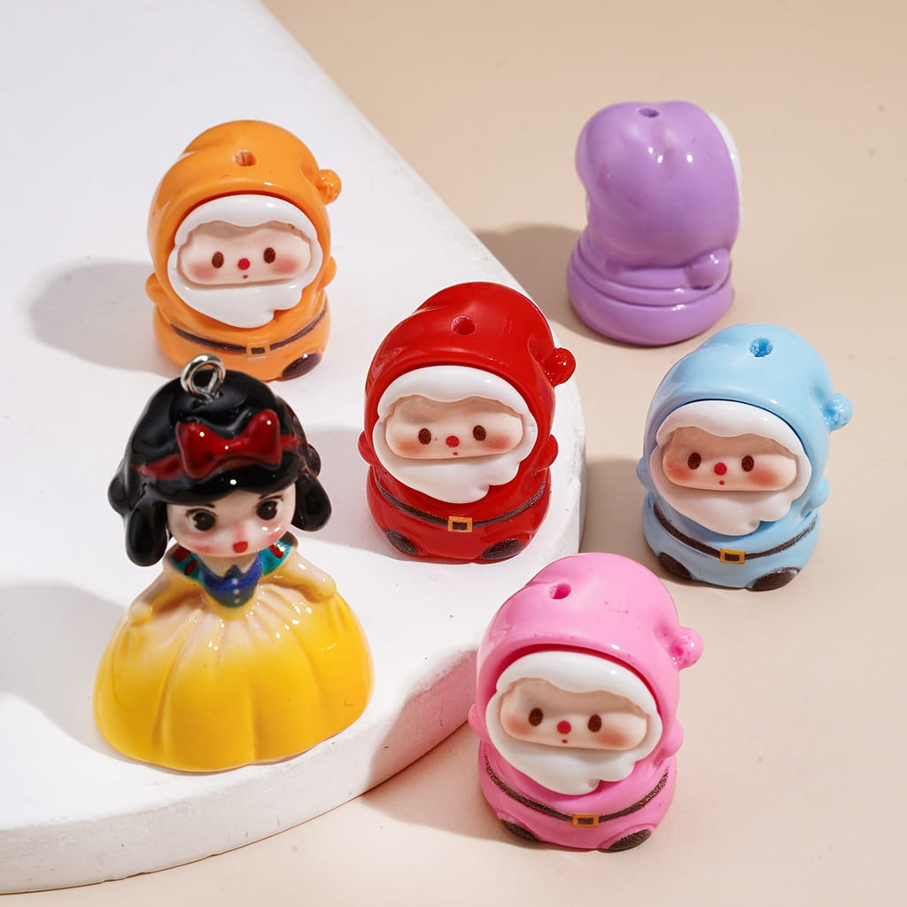 Acrylic Beads Seven Gnome Elf, White Snow Princess Character for Charms Pendants, Random Mix (Please Read the Description)