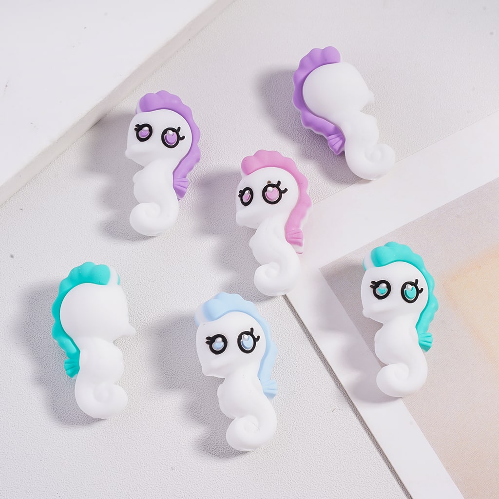 Silicone Focal Beads 3D Different Colors Cute Seahorses with Big Eyes Random Mix