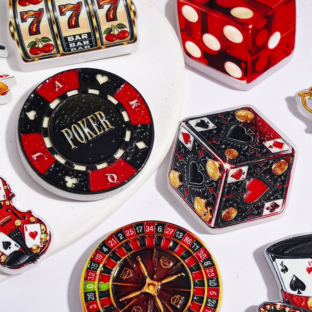 Acrylic Beads Magic Hat Violin Dice Trophy Series in Playing Card Style, Random Mix