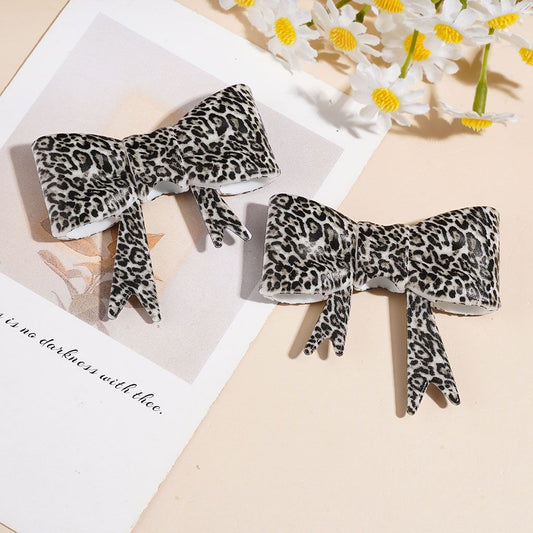 Silicone Focal Beads Soft Bowtie with Black and Light Brown Jaguar Pattern, 53*59MM