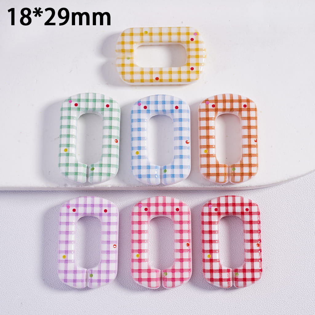 Colorful checkered clips on a white background with dimensions 18*29mm.