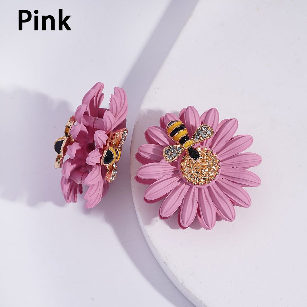 Alloy Beads with Sparkling Bee-Kissed Daisy Flower, 37*37MM, Multi-Color