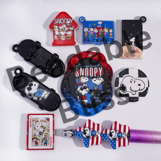 Acrylic Beads Pendant with Beagle Dog Character Series in Various Shapes, Random Mix