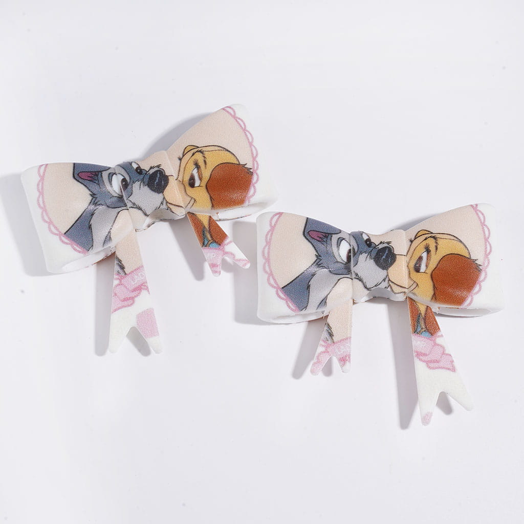 UV-Printed Soft Bowtie with Two Puppies Kissing Position Printed Silicone Focal Beads, 53*59MM