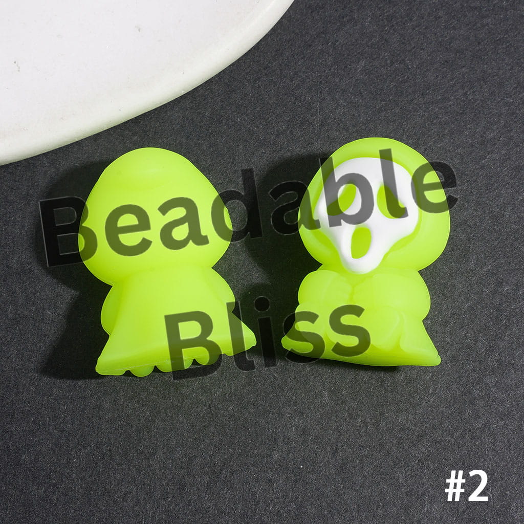 3D Horror Mask Character with Cloak Silicone Focal Beads, 19*26MM, Halloween Theme, Multi-Color (Please Read Description)