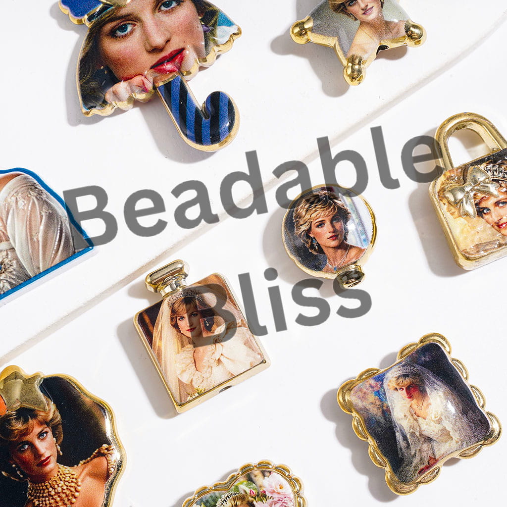 Acrylic Beads and Pendants Beautiful Princess Diana, with Gold Edge, Random Mix