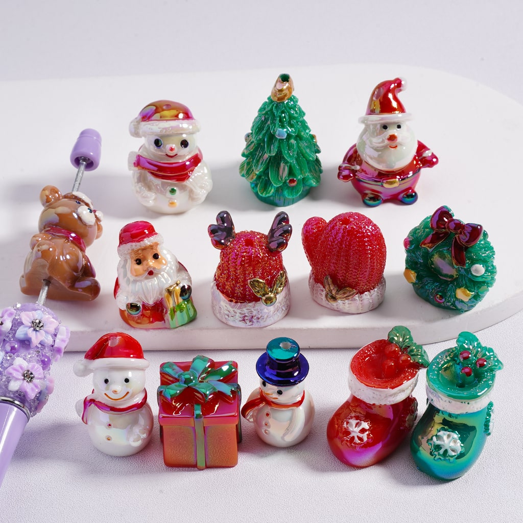 Acrylic Beads UV Coating Cute Christmas Series Father Christmas Tree Wreath Gift Box Snowman Socks Bear Hat, Random Mix