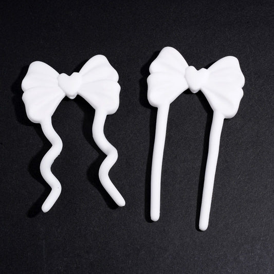 3D Pliable White Bowtie with Heart Silicone Focal Beads, 97*52MM (Video Usage Instructions)