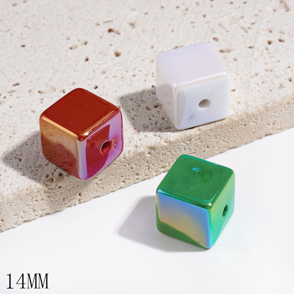 UV-Coated Cube Square Shape Acrylic Beads, 14MM, Christmas Style, Red Green White, Random Mix