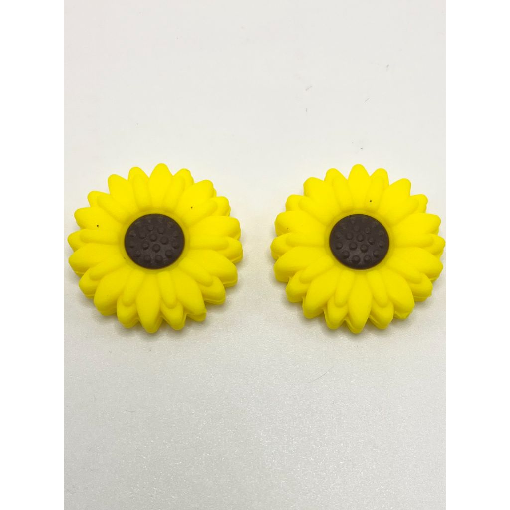 Medium Size Yellow Flower Silicone Focal Beads, 30mm