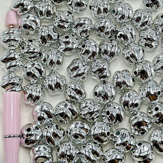 シルバーカラーのビーハイブアクリルビーズ 16×16.5mm ランダムミックス