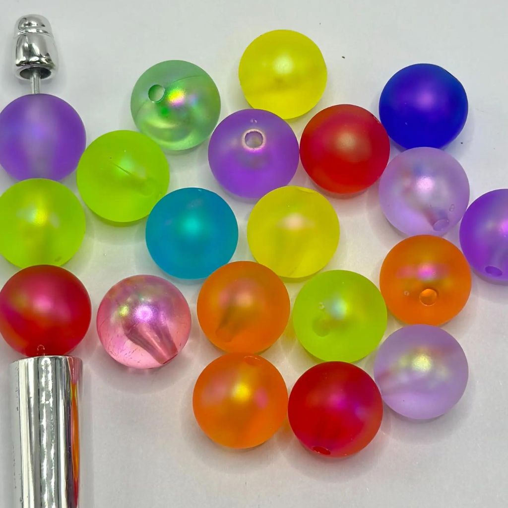 カラフルなラバータッチペイントビーズ ファントムフィールアクリルビーズ ランダムミックス 18mm、16mm、14mm