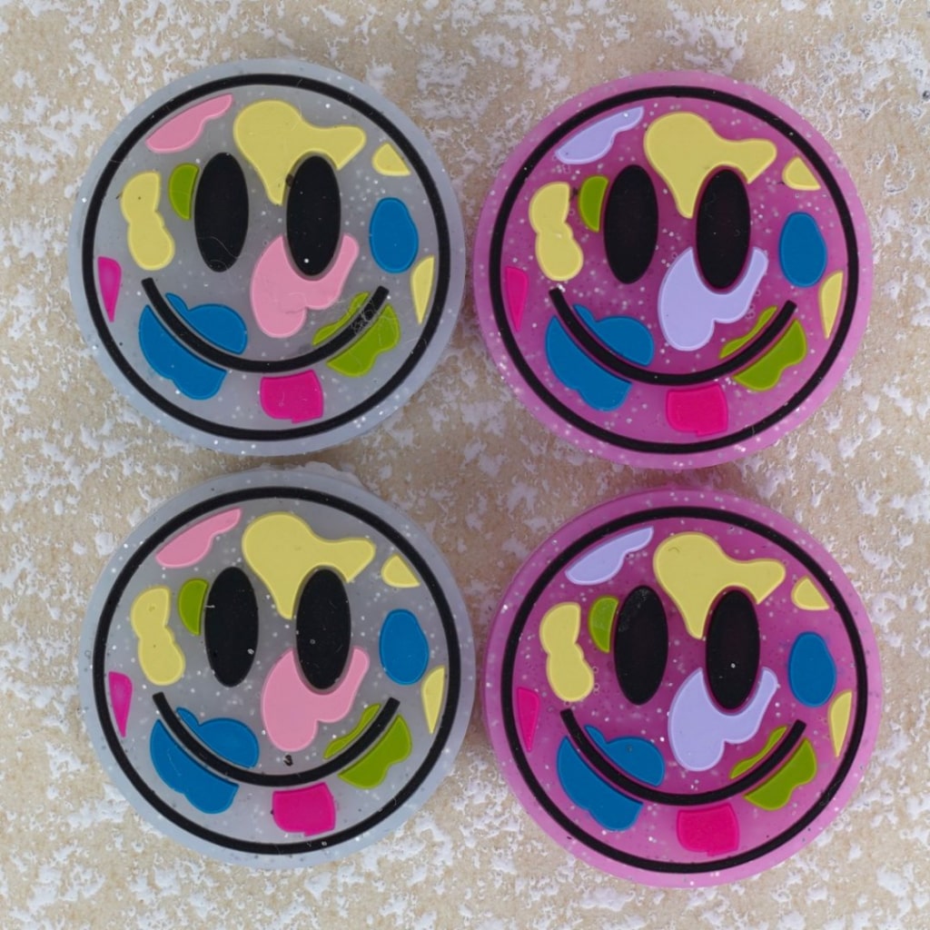 キラキラ笑顔の顔のカラフルなスポットの丸いシリコンフォーカルビーズ