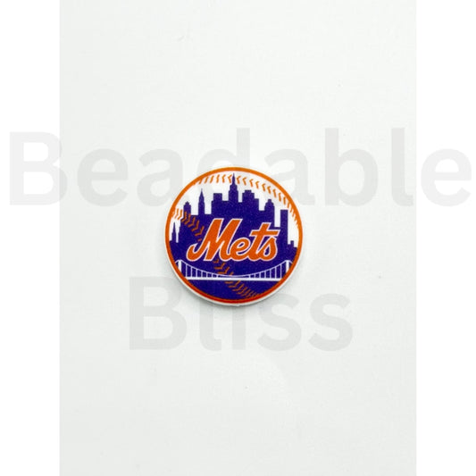 Logo of the New York Mets on a white background

