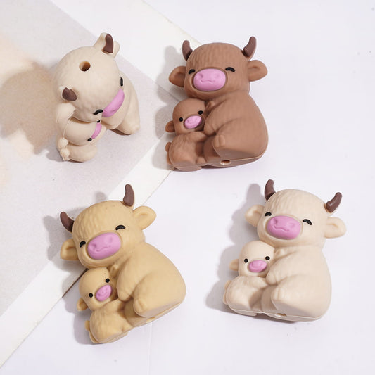Silicone Focal Beads with 3D Highland Cow Hugging Baby Cow Design, Mother Day, Random Mix