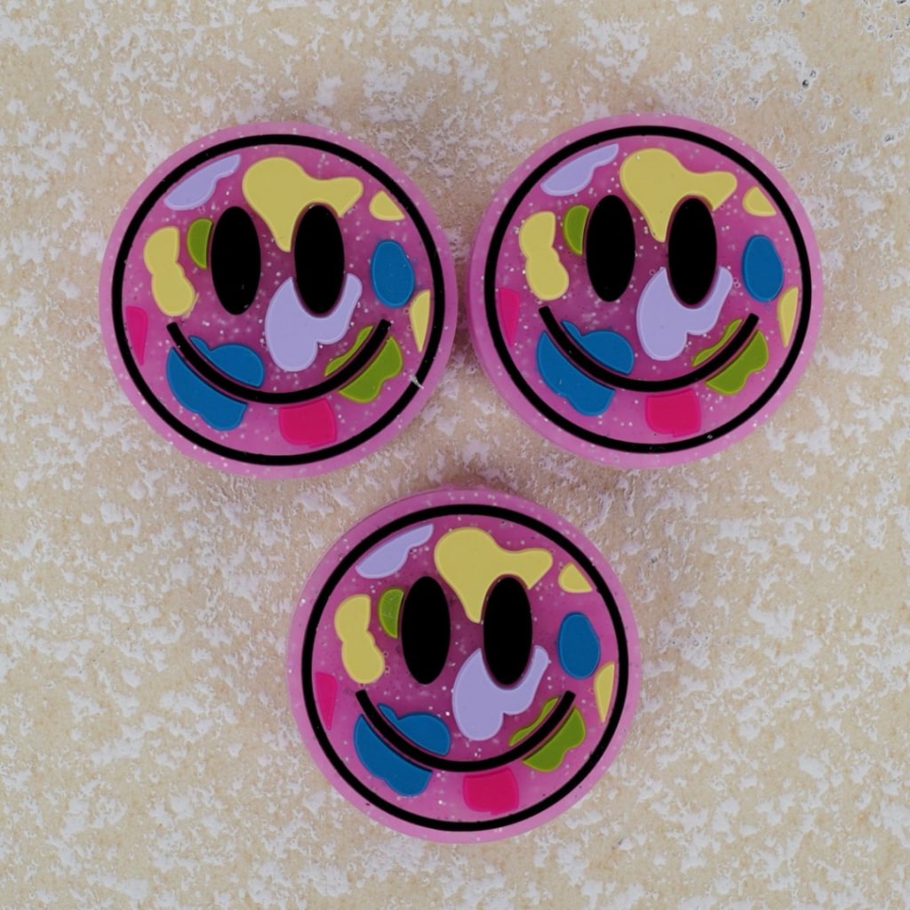 キラキラ笑顔の顔のカラフルなスポットの丸いシリコンフォーカルビーズ