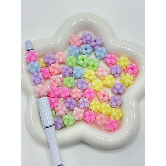 アクリルビーズの周りに単色の植毛花、ランダムミックス、約14MM