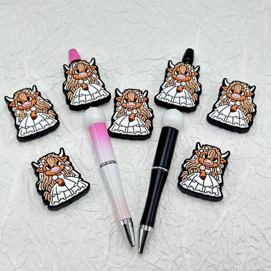 白いウェディングドレスを着たかわいい牛のシリコン製フォーカルビーズ