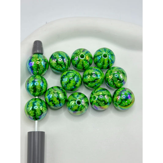 グリーンUVコーティングアクリルビーズ（スイカストライププリント）、ランダムミックス、16mm