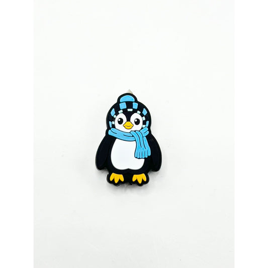 青黒ストライプの帽子と青いスカーフをつけたかわいいペンギンのシリコン製フォーカルビーズ