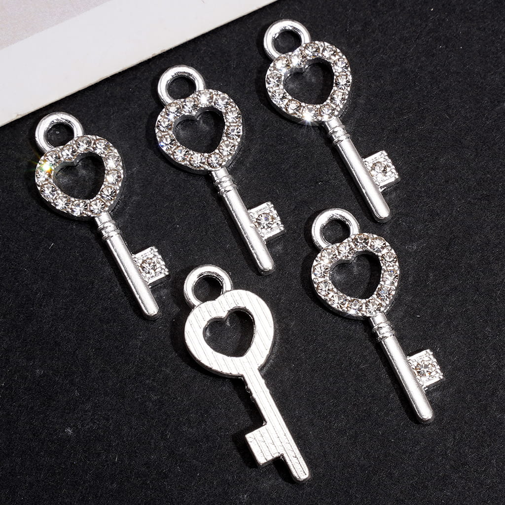 Silver Alloy Charms Pendant Heart Key Design and Clear Rhinestones, Jewelry Accessories