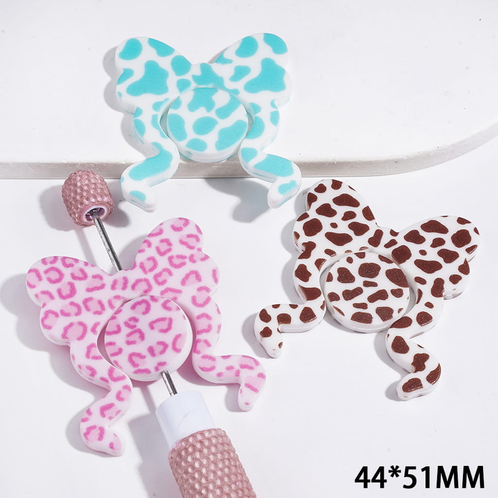 Silicone Focal Beads with Leopard Print, Flat Round Pieces and Bowtie, 44*51MM Multi-Color Random Mix